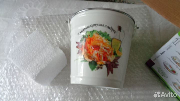 Фарфоровое новое ведерко для капусты