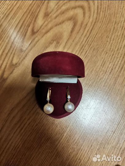 Золотые серьги с жемчугом