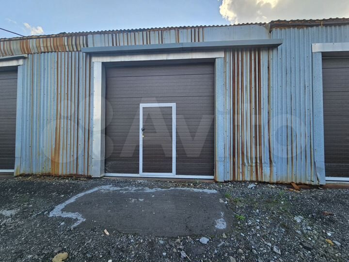 Гараж, > 30 м²