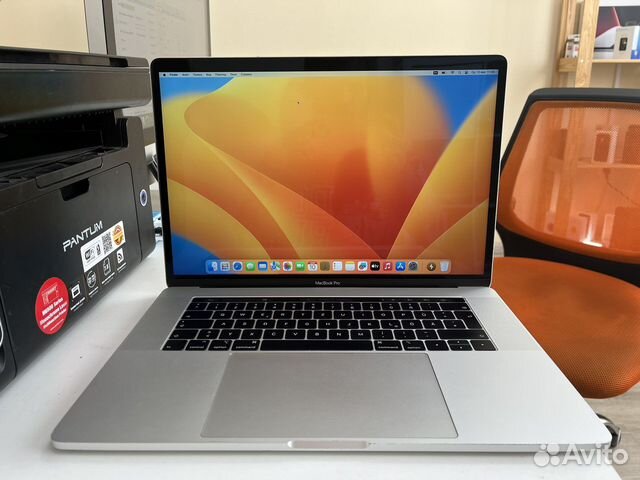 MacBook Pro 15 2018 touch bar i7/16gb/ssd256/555x