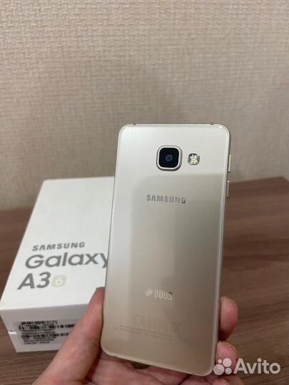 Телефон Samsung Galaxy A3