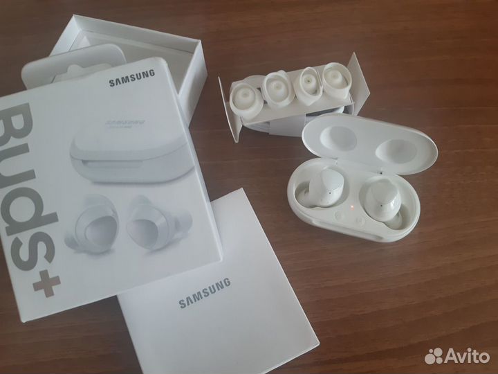 Беспроводные наушники Galaxy Buds +