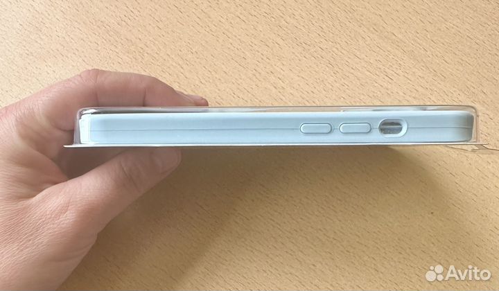 Чехол на iPhone 14