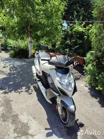 Скутер 150 кубов