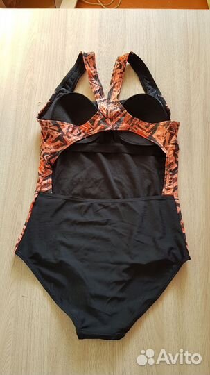 Купальник женский спортивный новый 44