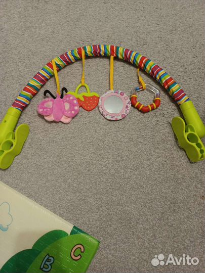 Дуга с игрушками