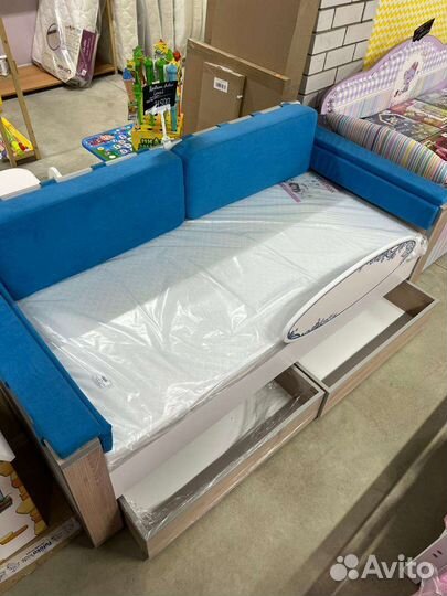 Детская подростковая кроватка от 2 лет