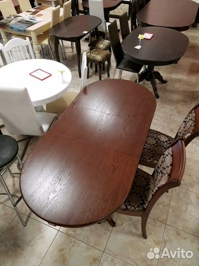 Стол из дерева