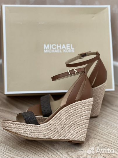 Босоножки Michael Kors