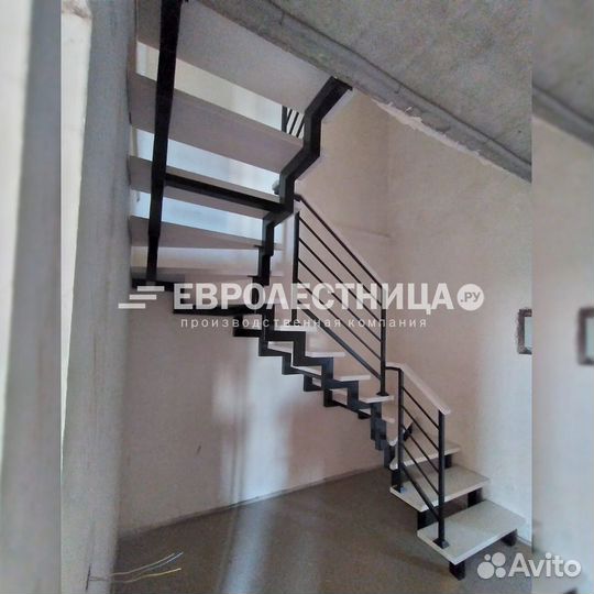 Лестница на второй этаж