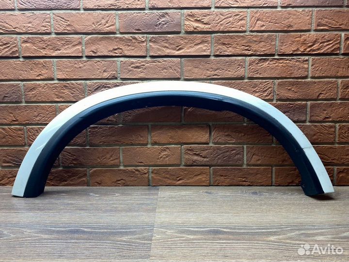 Накладка крыла заднего правого Volvo XC90 06-15