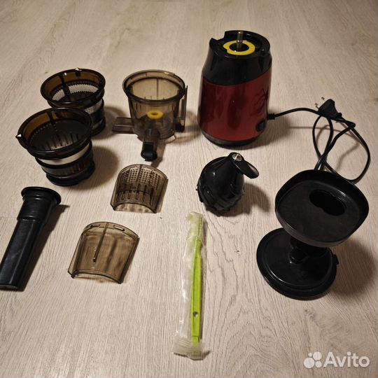 Соковыжималка комбинированная JE-B11