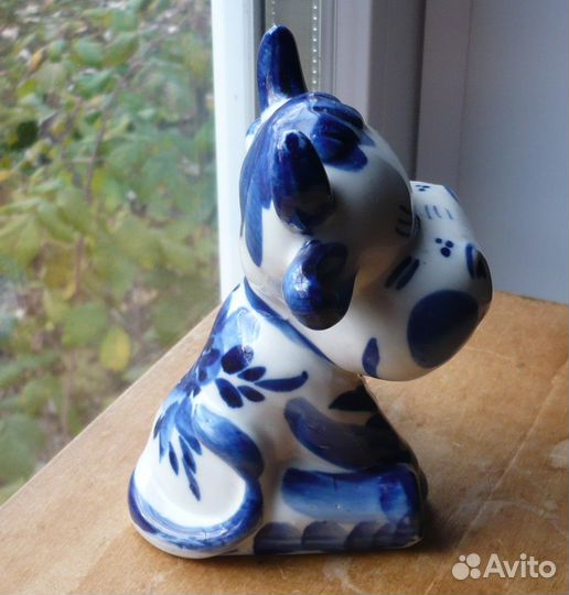 Фигура(фигурка) бычок.Гжель.Высота 11 см