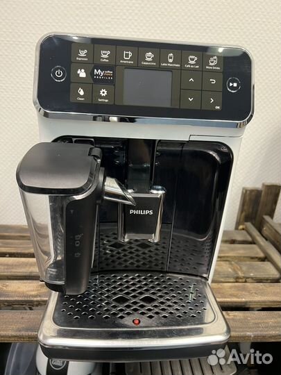 Кофемашина Philips EP4343