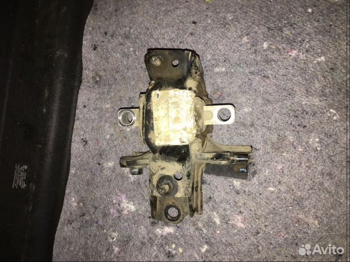 Опора МКПП 6Q0199555AS фольксваген поло седан