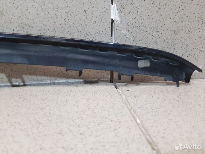 Молдинг переднего бампера Volkswagen Passat B7