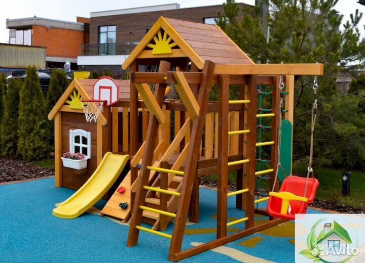 Детская площадка с горкой