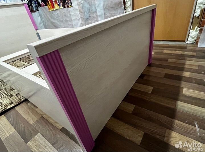 Кровать односпальная с матрасом