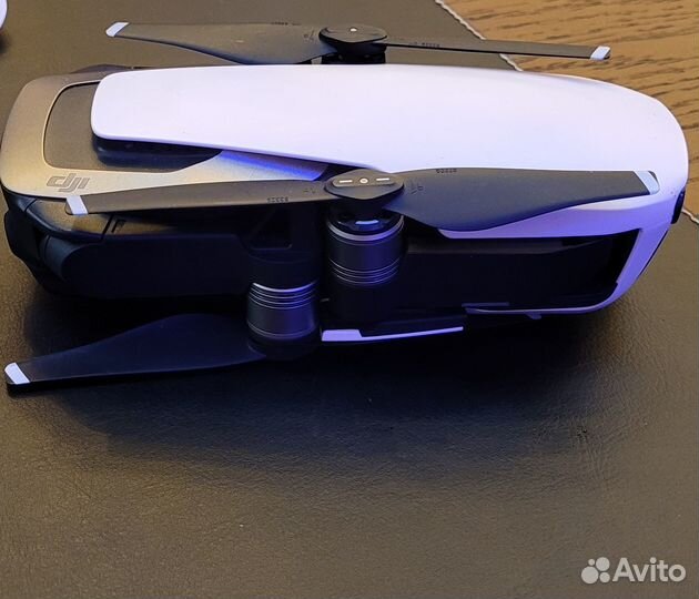 Квадрокоптер DJI Mavic Air Fly More Combo