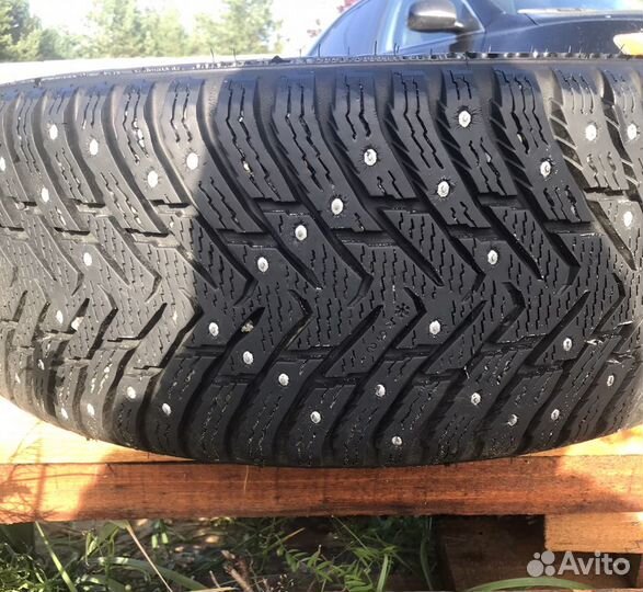 Nokian Tyres Hakkapeliitta 8 215/55 R17 98T