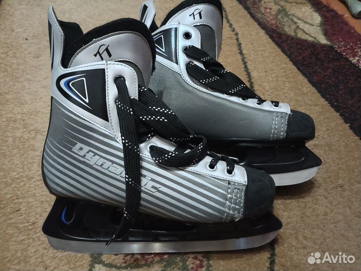Коньки хоккейные