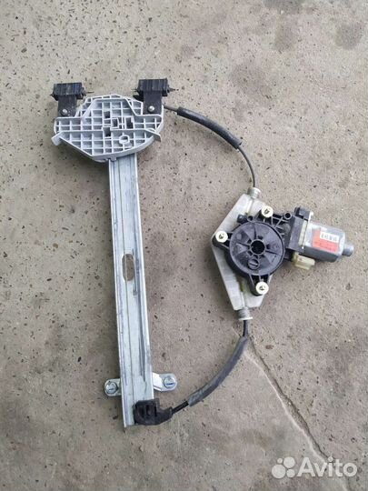 Стеклоподьемник зад. Правый kia rio 4