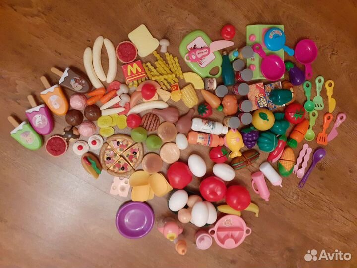 Кухня,дом, автомобиль Барби