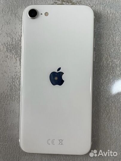 Продам iPhone se 2020