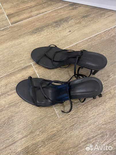 Босоножки Zara