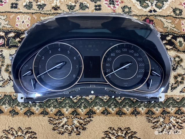 Nissan Patrol Y62 Понель приборов