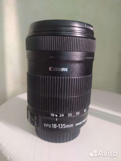 Объектив Canon EF-S 18-135