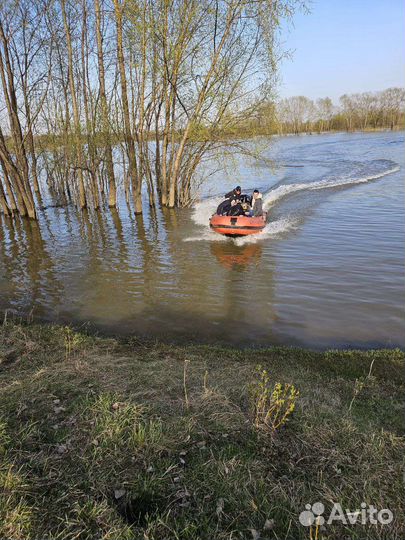 Прогулка на катере, караоке и баня на берегу