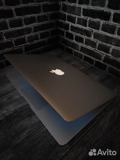 MacBook Air 13 (Core i5) в отл.сост