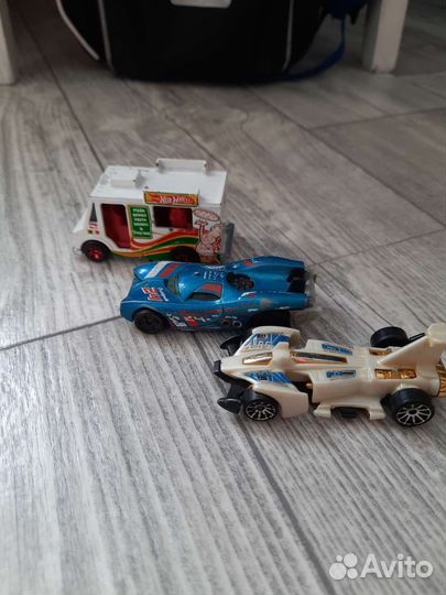 Hot wheels машинки