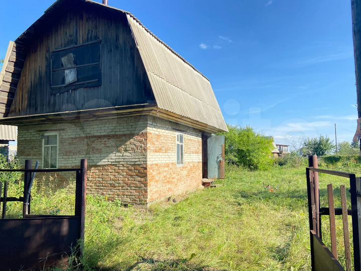 Дача 20 м² на участке 5 сот.