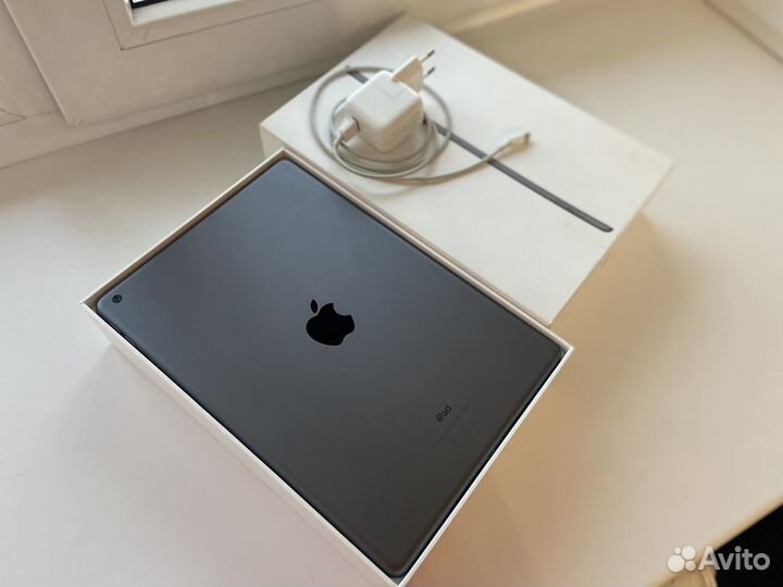 iPad 7 2019 32gb на запчасти