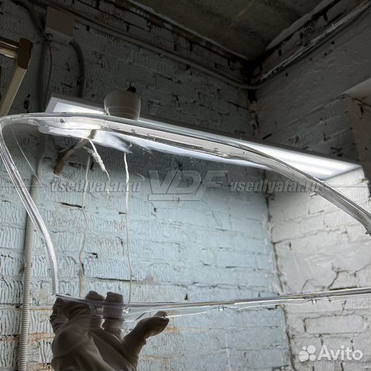 Уцененное стекло для фары Lexus RX II (2003-2009)