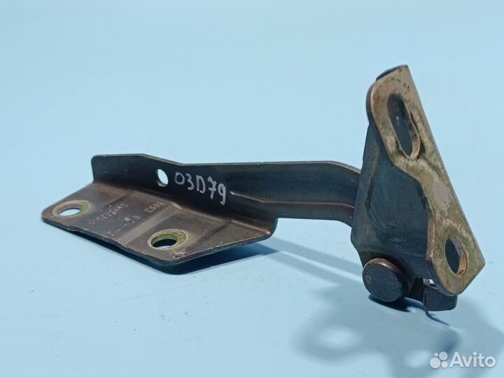 Петля капота левая Mitsubishi Colt Z32/Z34/Z36/Z39