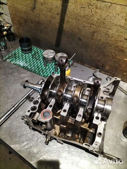 Двигатель ej208