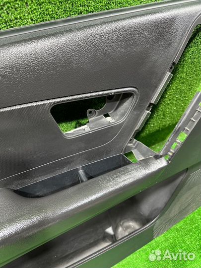 Обшивка боковой двери передняя левая Ssangyong