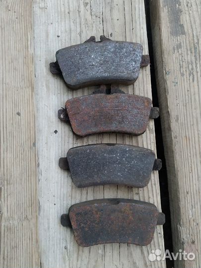 Тормозные колодки задние Mercedes