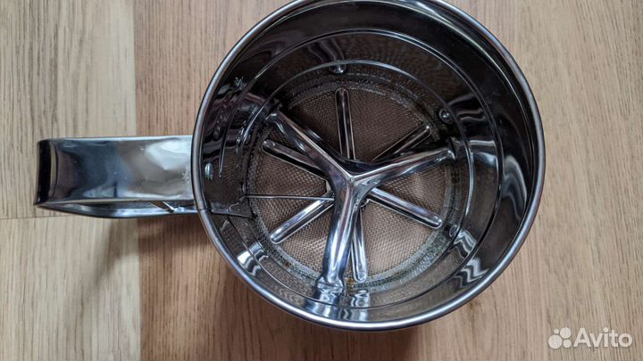 Кружка сито для просеивания муки б/у нужен ремонт