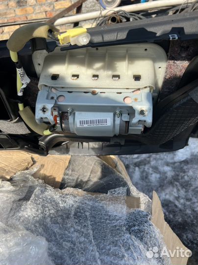 Toyota auris разбор