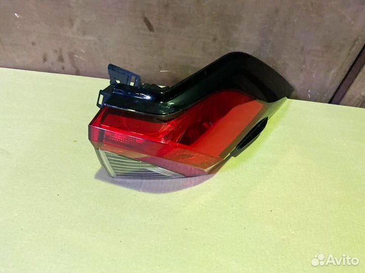 Фонарь задний правый Toyota RAV4 XA50 2018-2024