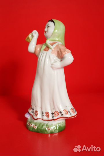 Фарфоровая статуэтка девочка, юная плясунья лфз сс