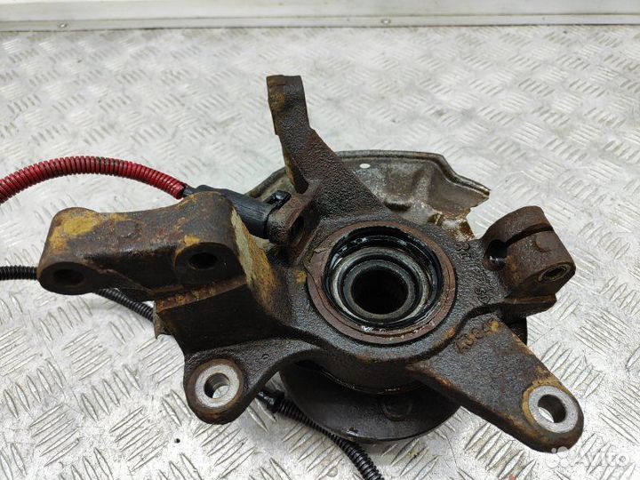 Кулак поворотный передний правый Kia Spectra S6D