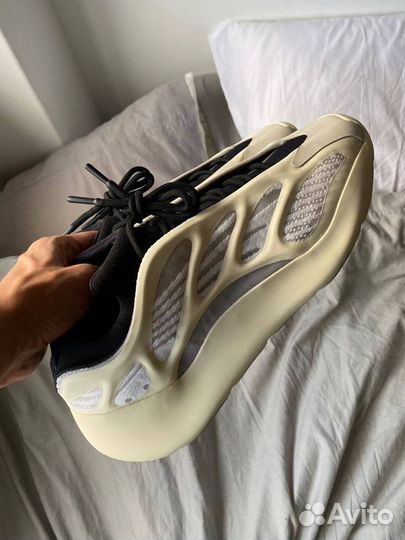 Кроссовки Adidas Yeezy boost 700 V3 Azael