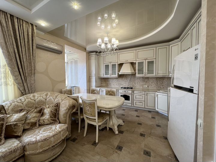 3-к. квартира, 100 м², 3/9 эт.