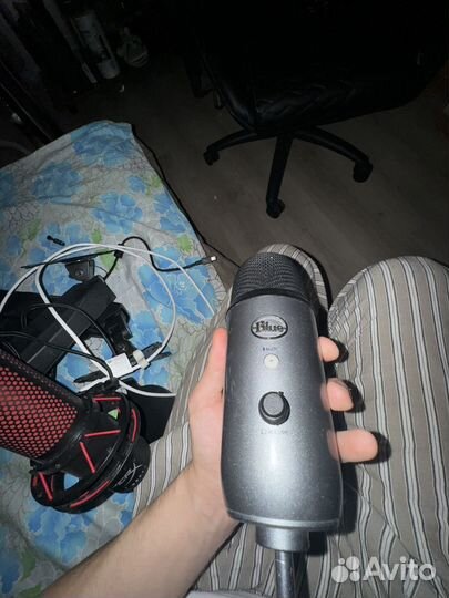 Микрофон Blue Yeti