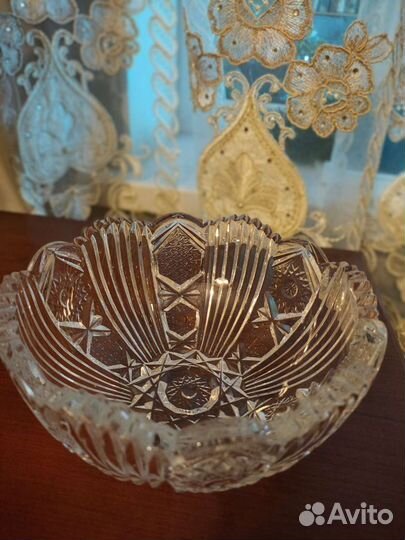 Хрустальная ваза диаметр 16 см